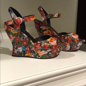 Alice+Olivia platform sandals